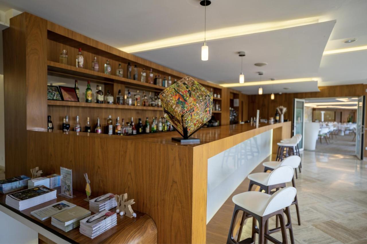 Hotel Restaurant La Vague De Saint Paul Bagian luar foto